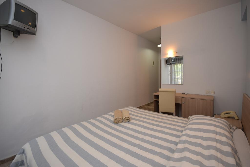 Hotel Myrtis